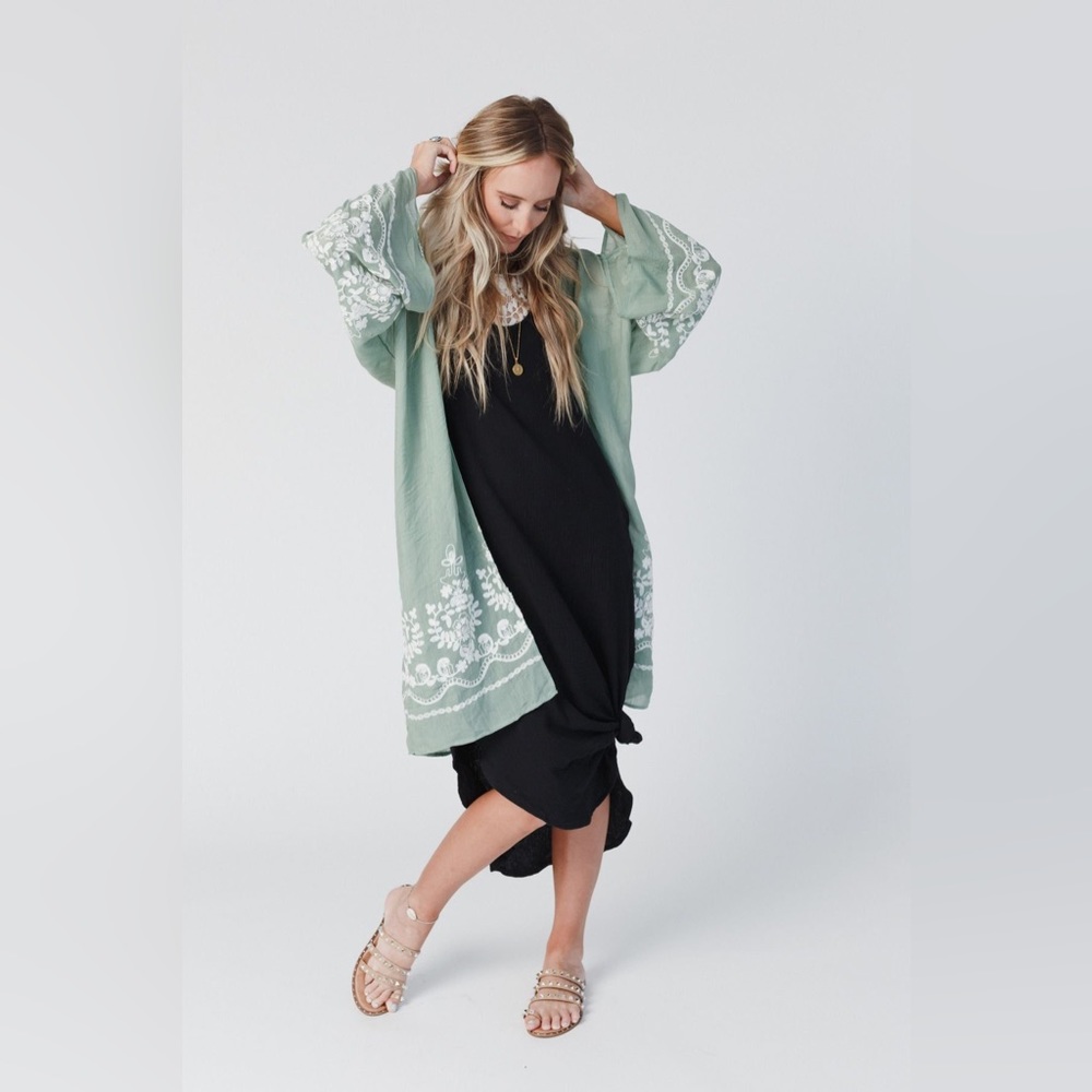 Mazin Floral Kimono in Embroidered Sage